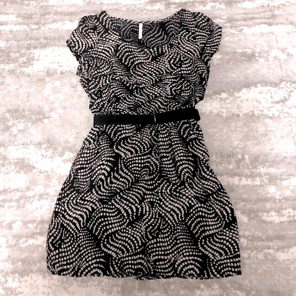 Hello Miss Women’s Dress Size: Large